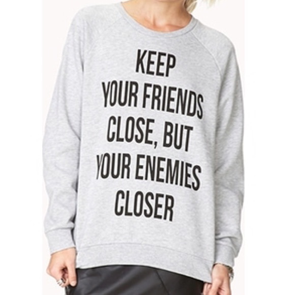 Fashionable Gray Sweatshirt