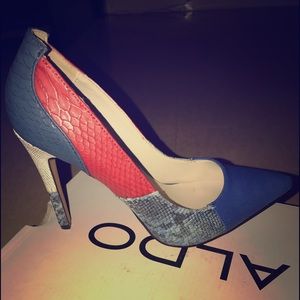 ALDO MULTICOLOR PUMPS SIZE 8