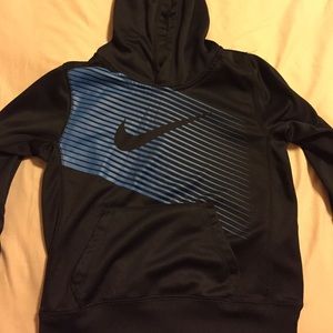 Youth size 7 Nike therma-fit hoodie