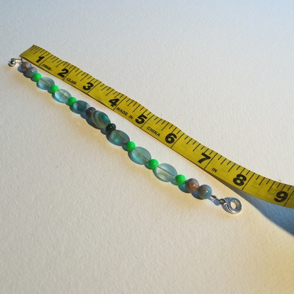 Glass and natural stone bracelet - Picture 2 of 4