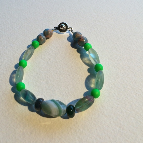 Glass and natural stone bracelet - Picture 3 of 4
