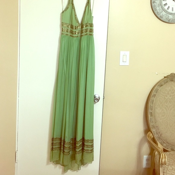 Maxi evening dress with empire waist in green