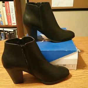 BRAND NEW Black Ankle Boots