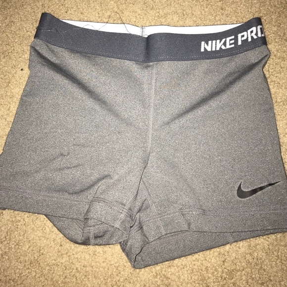 Nike Pro Spandex shorts - Picture 2 of 4
