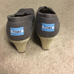 TOMS wedges