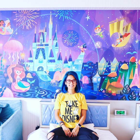 Hey there Poshers! I'm Thea!