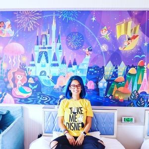 Hey there Poshers! I'm Thea!