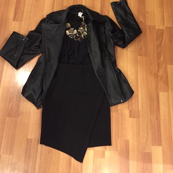 Sexy A-Symmetrical Mini skirt 💣 - Picture 4 of 4