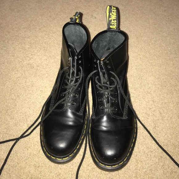 Classic black doc martens!