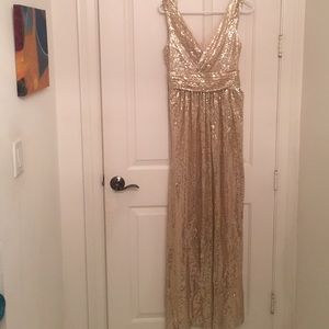 Gold sequin gown ✨