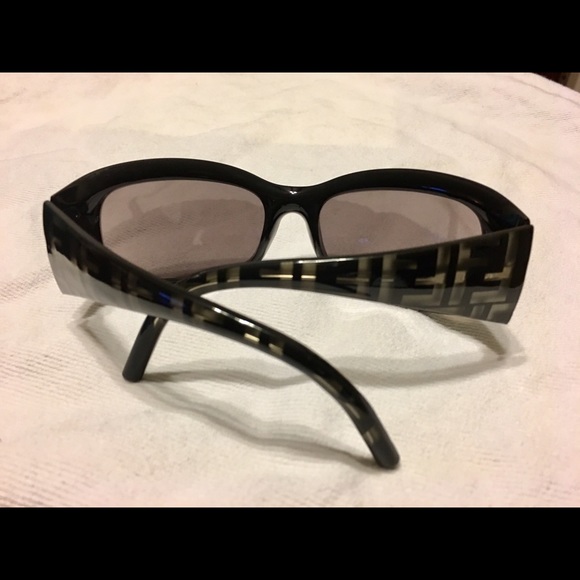 Fendi sunglasses - Picture 2 of 2