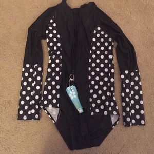 Long sleeve swimming suit