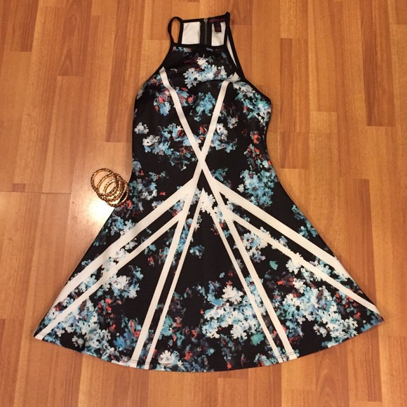 So cute! So comfy! So feminine... with an edge ;) - Picture 2 of 2