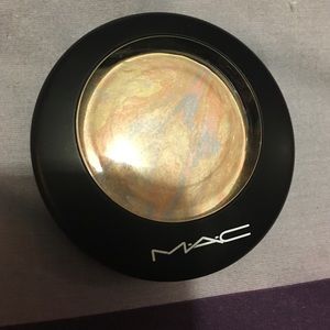 Mac mineralized highlight