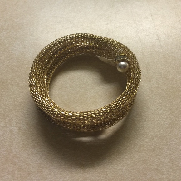 Coil fashion bracelet - Picture 1 of 2