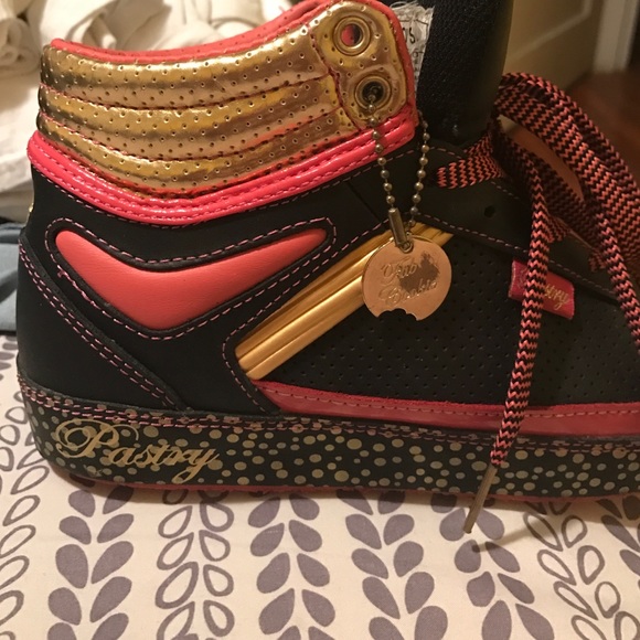 Fab cookie shoes Vanessa & Angela simons wore once - Picture 2 of 4