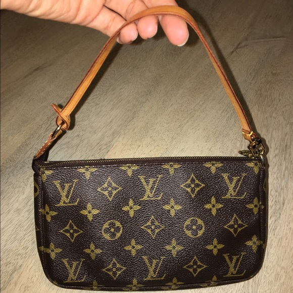 ❌SOLD❌Authentic Louis Vuitton Pochette older model - Picture 1 of 4