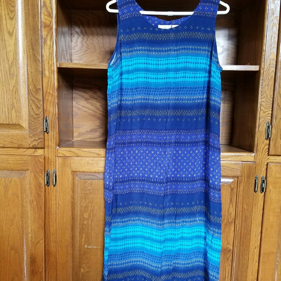 Sleeveless long dress