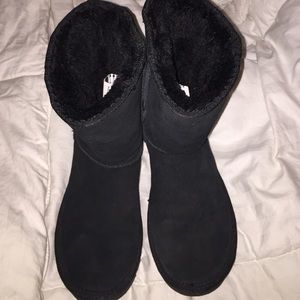 Black Ugg boots