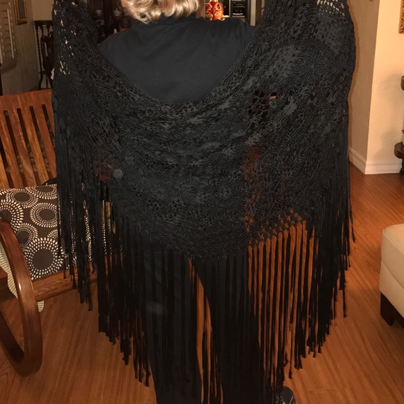 Black Shawl