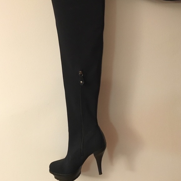 Donald J Pliner over the knee micro-fiber boots - Picture 3 of 4