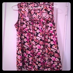 Adorable floral Banana Republic blouse