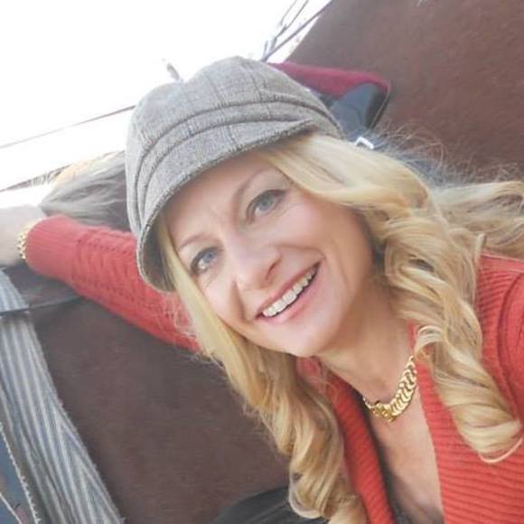 Meet your Posher, Corinne