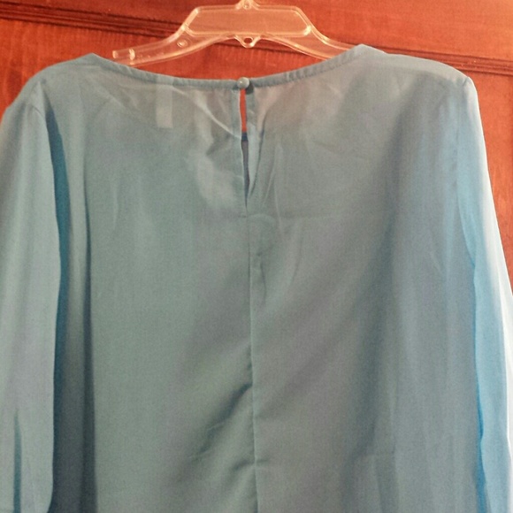 Just Arrived!! Carmen Cut-out Sleeve Blouse - Picture 2 of 2