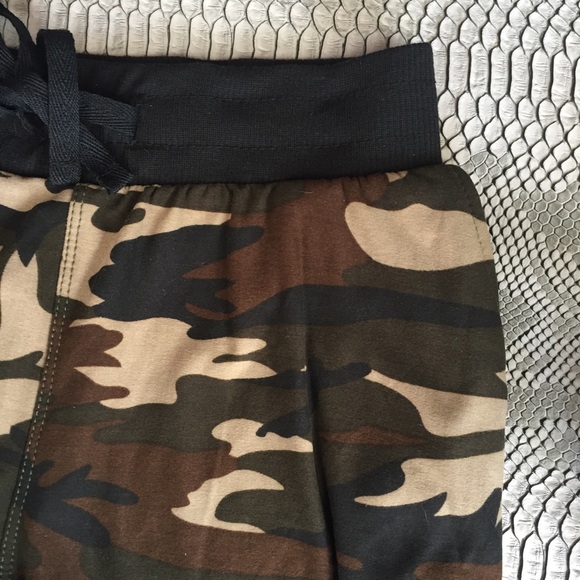 LAST ONES Butter Soft Camo Boutique Joggers NWT - Picture 3 of 5