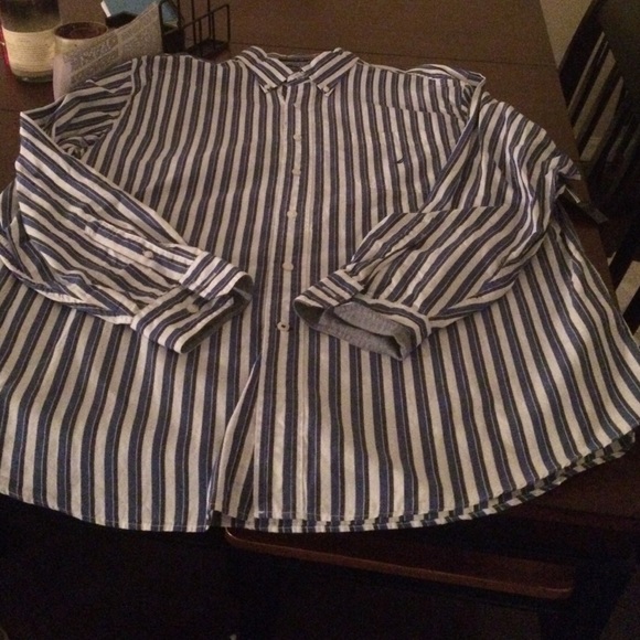 Nautica men's white and blue dress shirt