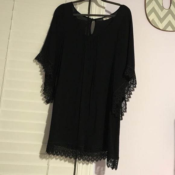 3 quarter sleeve black floral dress