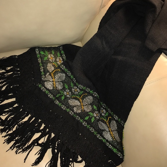 Handmade Mexican Black Scarf - Picture 2 of 2