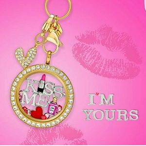 Meet your Posher, Monica