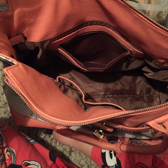 Cute purse - Picture 3 of 3