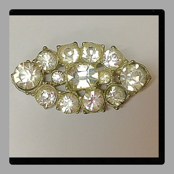 Vintage Jewelry - Vintage rhinestone brooch silver plated