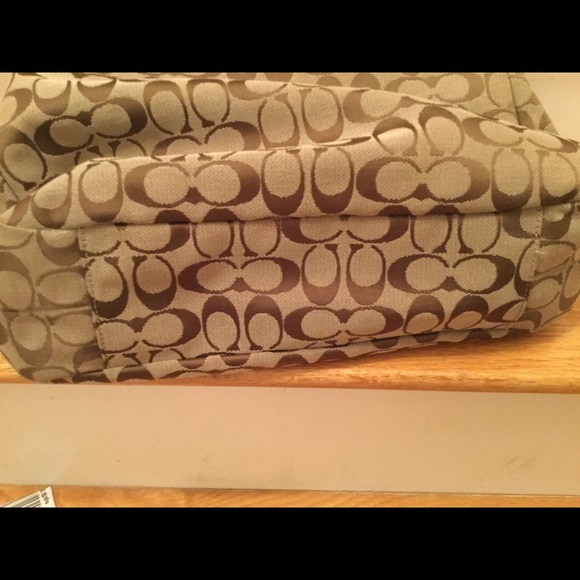 Coach NWOT - Picture 3 of 4