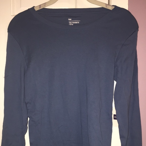 Gap Favorite Crew long sleeve tee