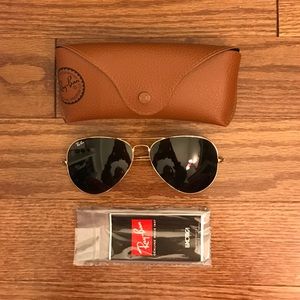 New Ray Ban aviator sunglasses w/case & lens cloth