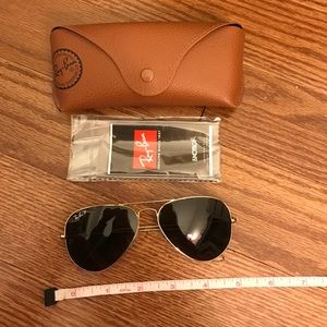 POLARIZED Ray-ban aviator black/gold. NEW