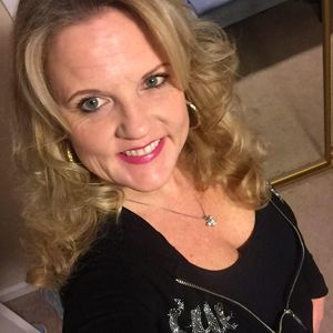 Meet your Posher, Leslie