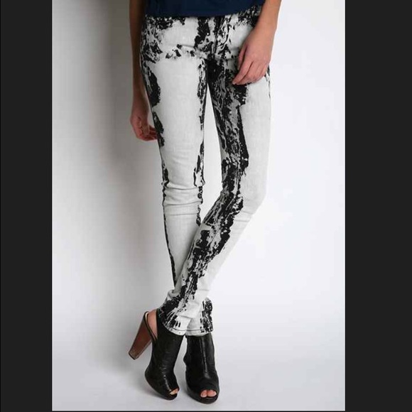 Urban Outfitters Denim - Silence and Noise Bleached Skinny Jeans