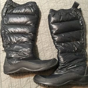 The Northface puffy boots!
