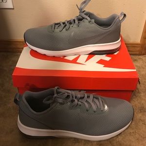 Brand New Men's Nike Tanjun shoes 11.5