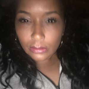 Meet your Posher, Dee