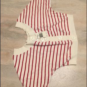 Guess- cropped sweater