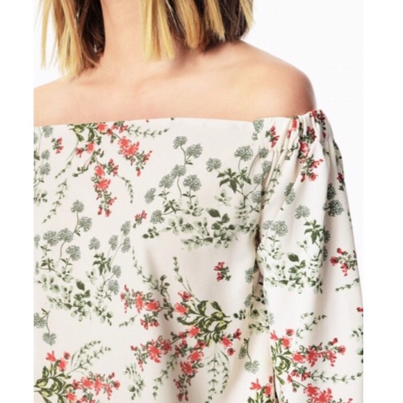 Off he shoulder blouse in floral size M BNWT - Picture 2 of 4