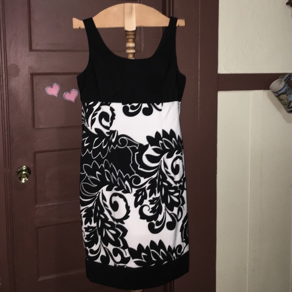 Ronni nicole beautiful dress