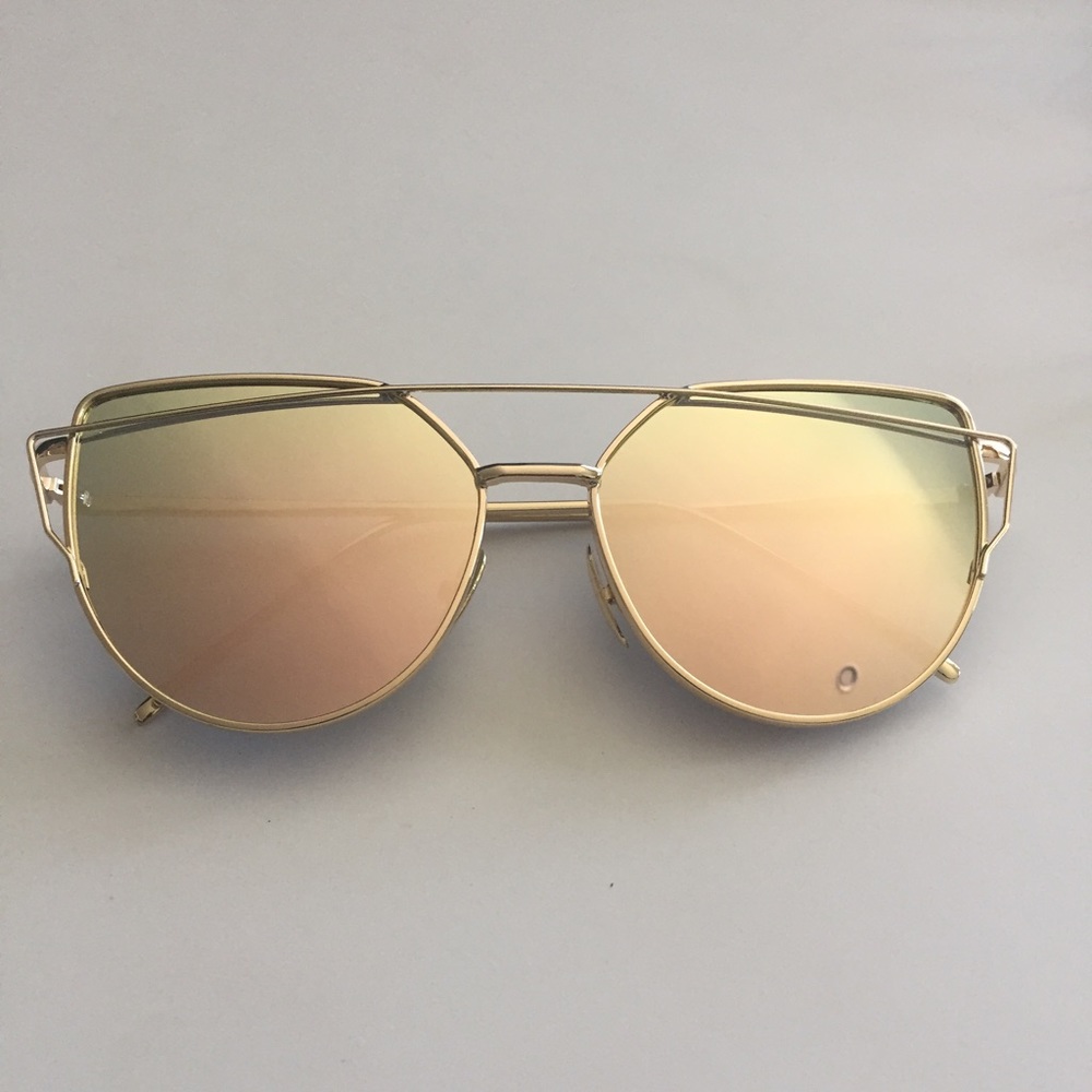 Cateye Mirrored Sunglasses - Picture 2 of 7