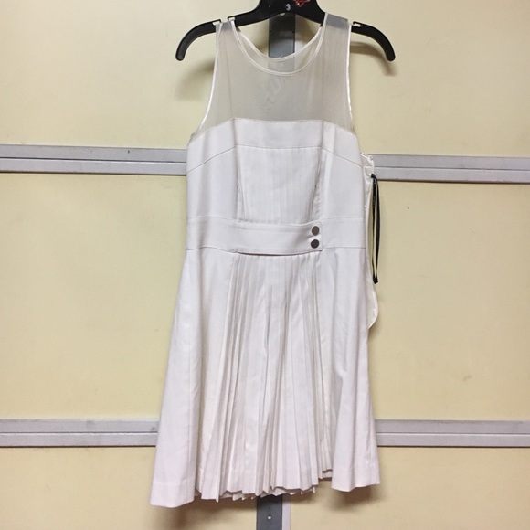 Bebe pleated white dress sz 8 - Picture 1 of 3