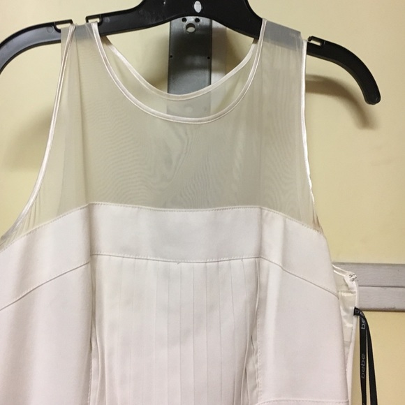 Bebe pleated white dress sz 8 - Picture 2 of 3